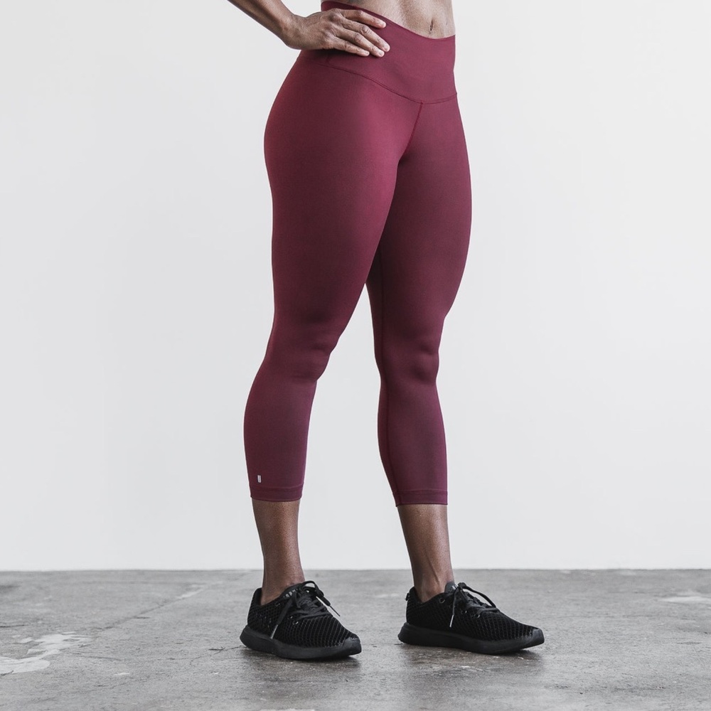 NoBull High-Rise Matte Tight 21" in Cabernet. Size XS